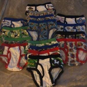 Lot of 16 super hero little boy underwear. Size 4